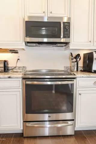 Photo #5: 5932823 Listing