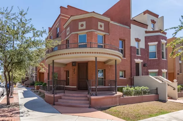 MLS: 5969372 Condo For Sale