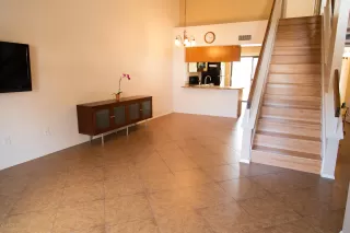 Photo #5: 5975968 Listing