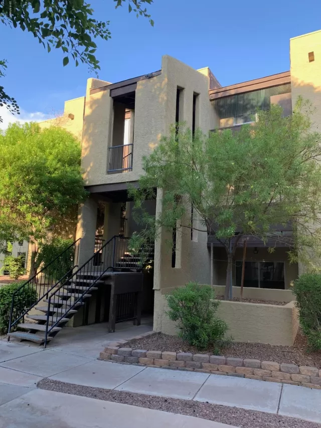 MLS: 5982687 Condo For Sale