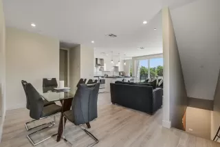 Photo #3: 5987905 Listing