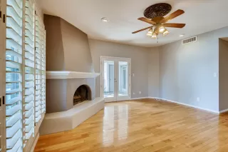 Photo #4: 5988175 Listing