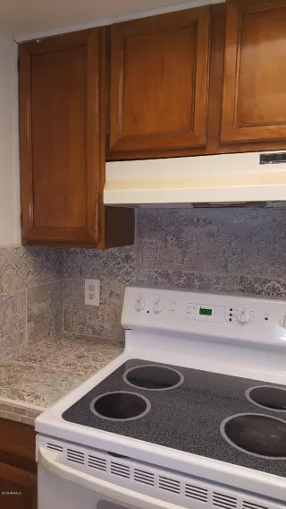 Photo #3: 5989475 Listing