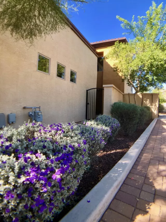 MLS: 5989637 Condo For Sale