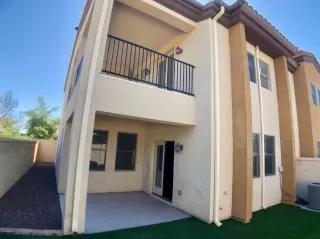 Photo #5: 5989637 Listing