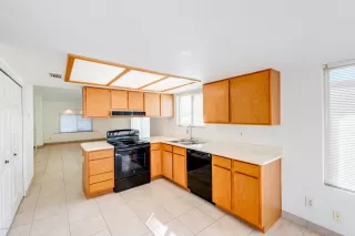 Photo #5: 5990922 Listing