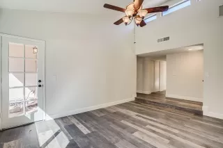 Photo #4: 5991183 Listing