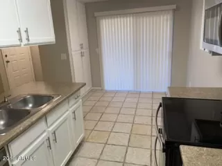 Photo #4: 5992233 Listing