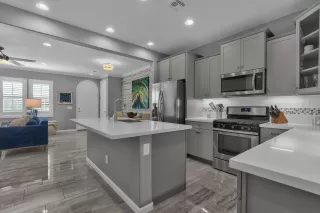 Photo #6: 5992689 Listing 