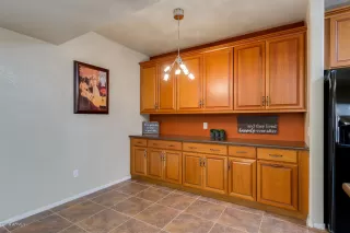 Photo #5: 5992819 Listing