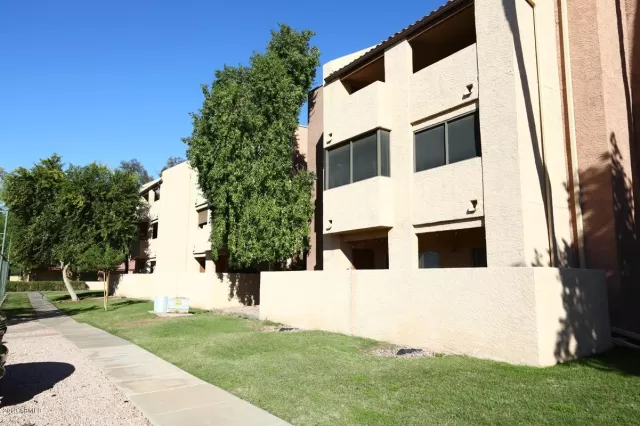 MLS: 5993797 Condo For Sale