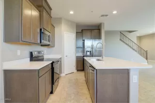 Photo #5: 5994444 Listing