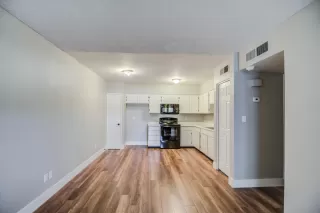 Photo #4: 5995743 Listing