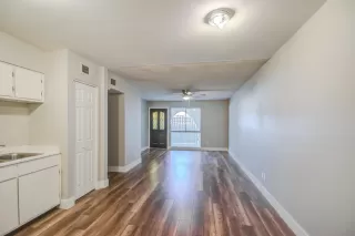 Photo #5: 5995743 Listing