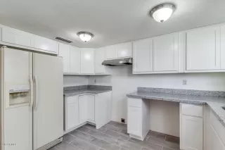 Photo #5: 5996533 Listing