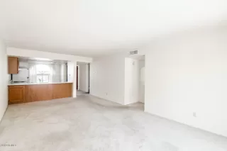 Photo #5: 5997363 Listing