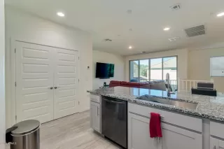 Photo #5: 5997518 Listing