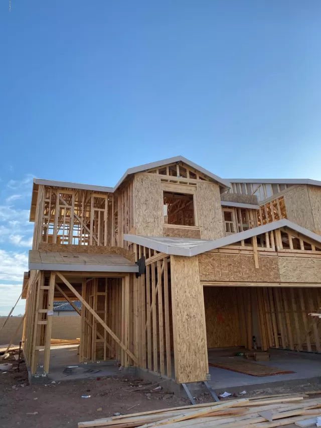 MLS: 5997943 Condo For Sale