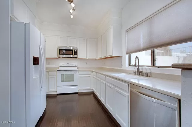 MLS: 5998407 Condo For Sale