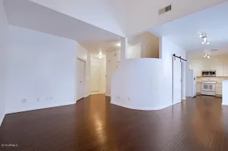 Photo #4: 5998407 Listing