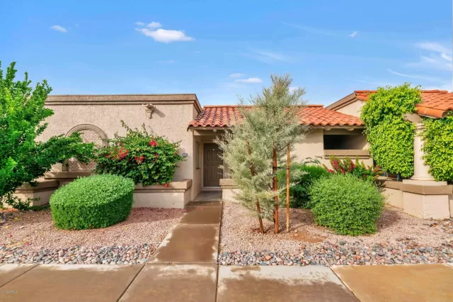 MLS: 6008873 Condo For Sale