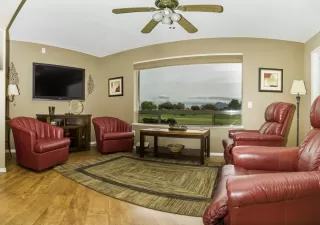 Photo #5: 6008954 Listing