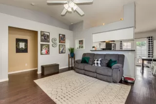 Photo #4: 6009029 Listing