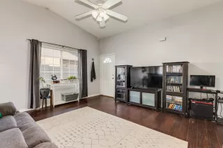 Photo #5: 6009029 Listing