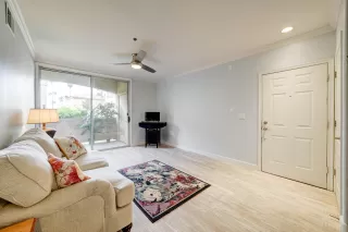 Photo #5: 6009070 Listing