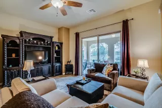 Photo #6: 6009206 Listing