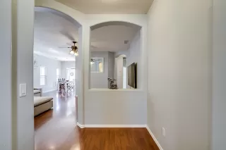 Photo #5: 6010168 Listing