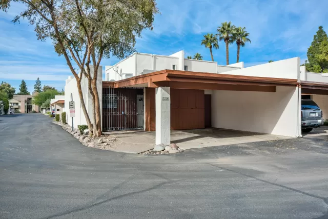 MLS: 6010749 Condo For Sale