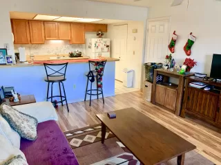 Photo #5: 6011108 Listing