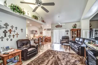 Photo #5: 6011734 Listing 