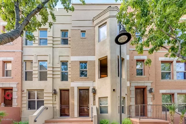 MLS: 6011743 Condo For Sale