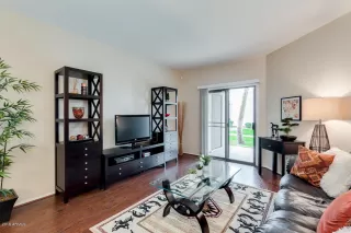 Photo #2: 6011828 Listing