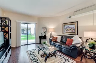 Photo #3: 6011828 Listing