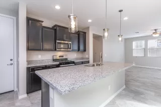 Photo #5: 6011848 Listing 