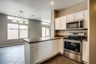 Photo #2: 6011907 Listing