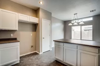 Photo #5: 6011907 Listing