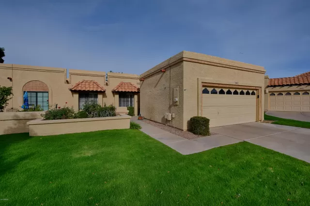 MLS: 6012303 Condo For Sale