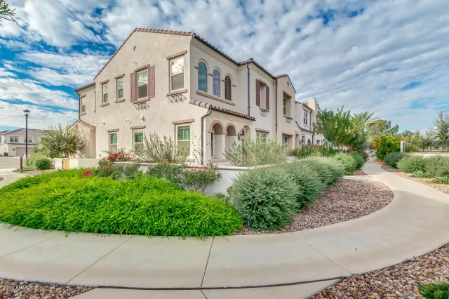 MLS: 6012668 Condo For Sale