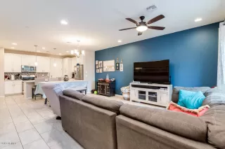 Photo #5: 6012668 Listing