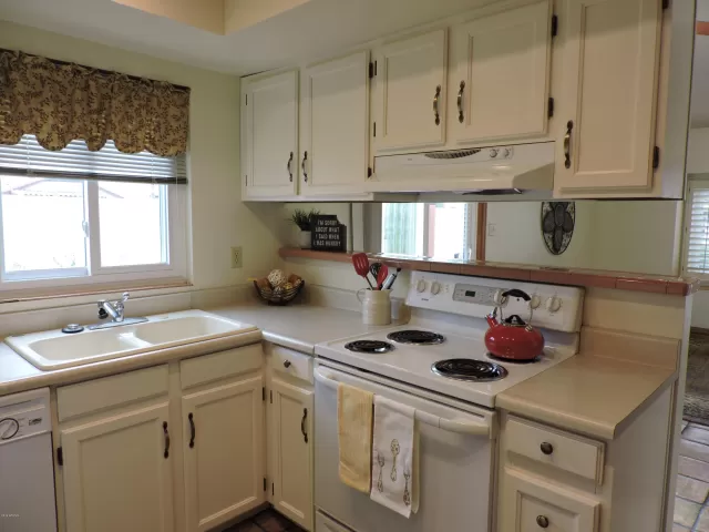 MLS: 6013904 Condo For Sale