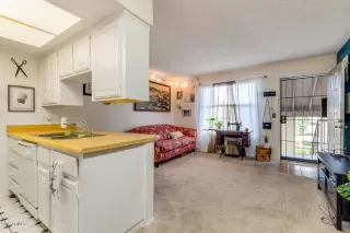 Photo #6: 6013980 Listing