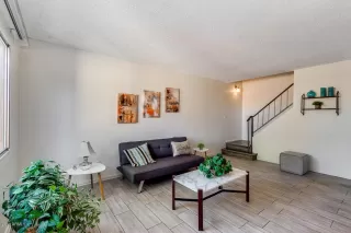 Photo #3: 6014430 Listing