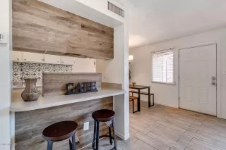 Photo #5: 6014430 Listing