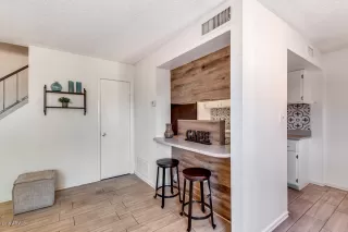 Photo #6: 6014430 Listing