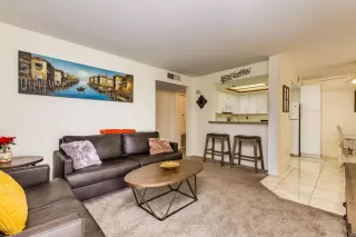 Photo #4: 6015281 Listing