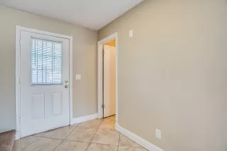 Photo #4: 6015982 Listing